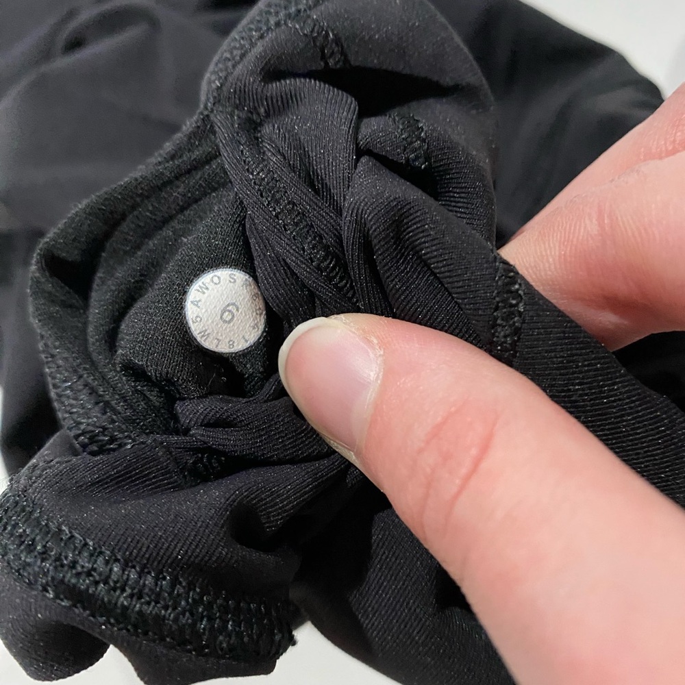 Lululemon leggings black size 6 - Picture 3 of 3